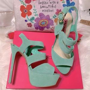 Betsey Johnson Endall Mint Green 7.5 Leather